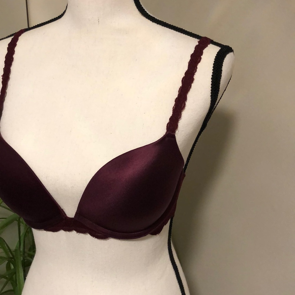 VS PINK Lace Detail Push Up Bra - Picture 2 of 9